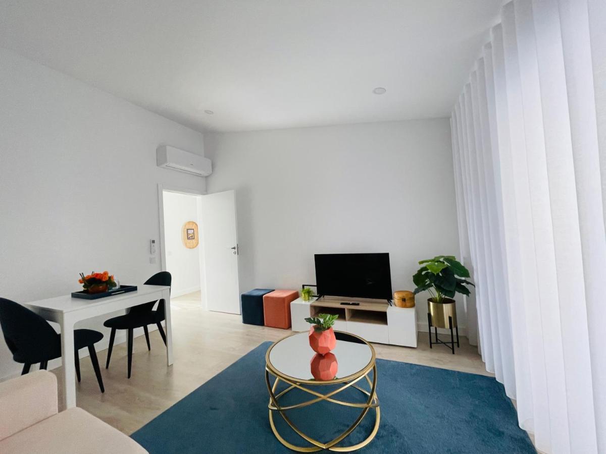 Central Tiled Apartment 阿威罗 外观 照片