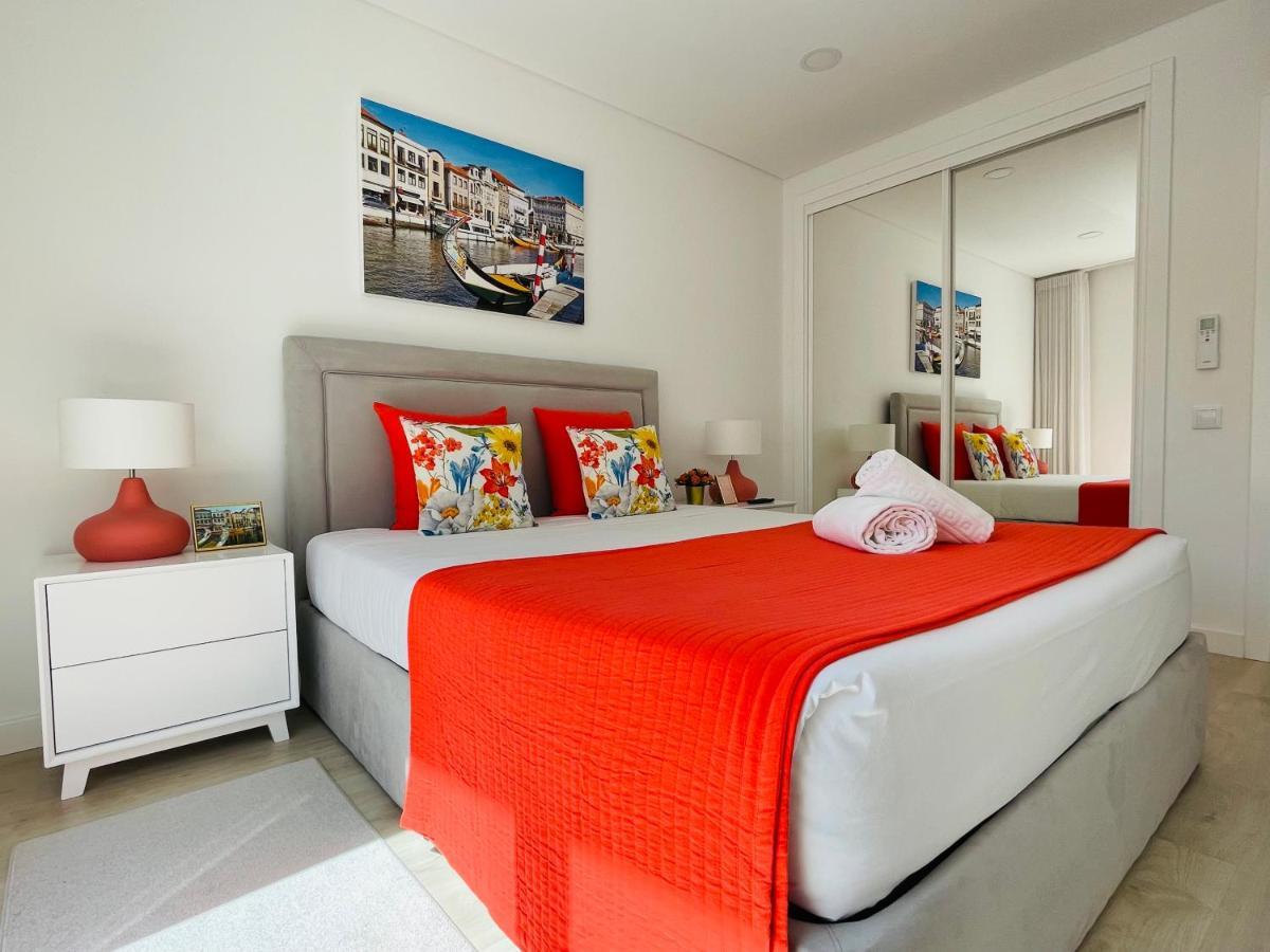 Central Tiled Apartment 阿威罗 外观 照片