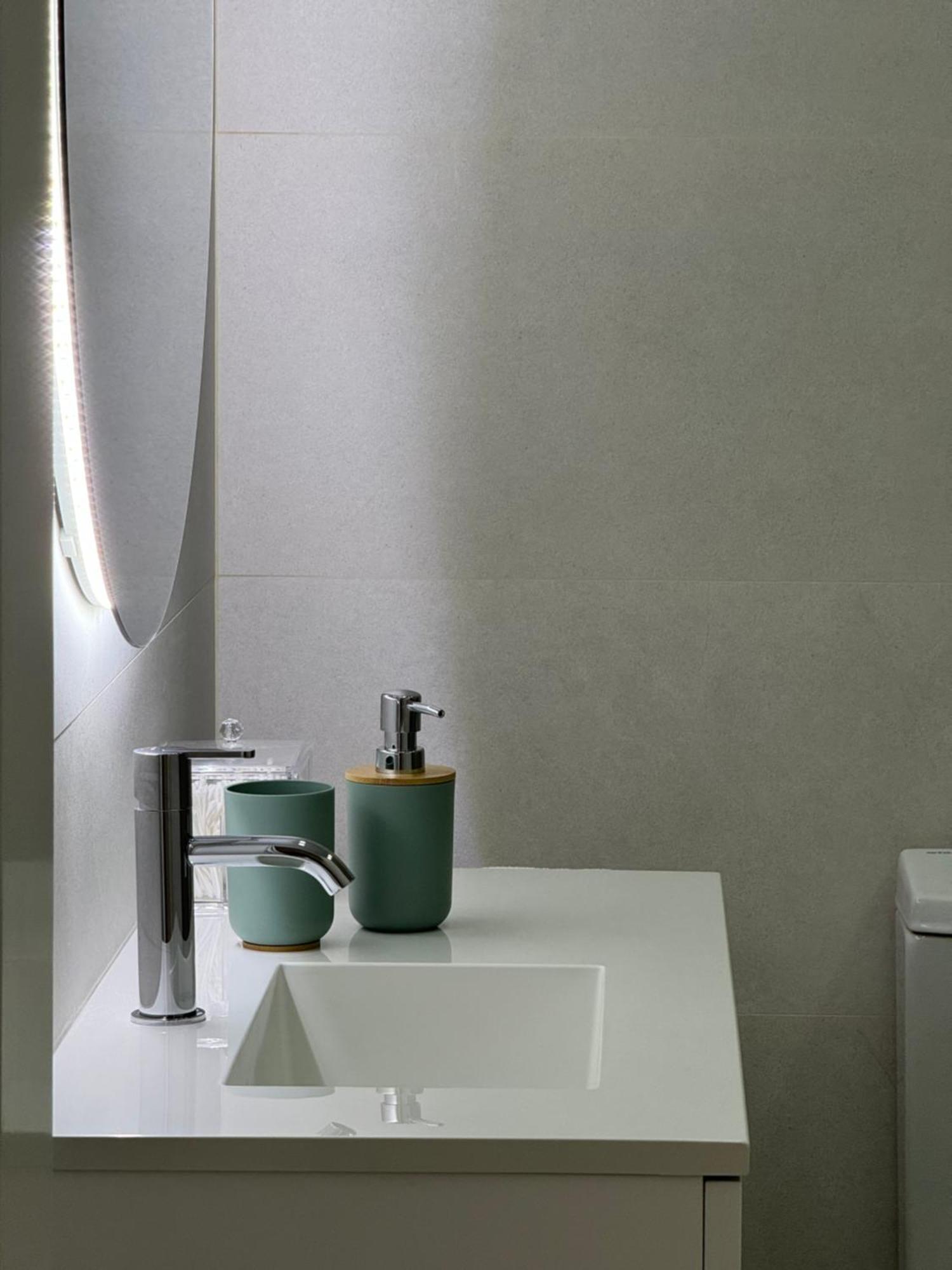 Central Tiled Apartment 阿威罗 外观 照片