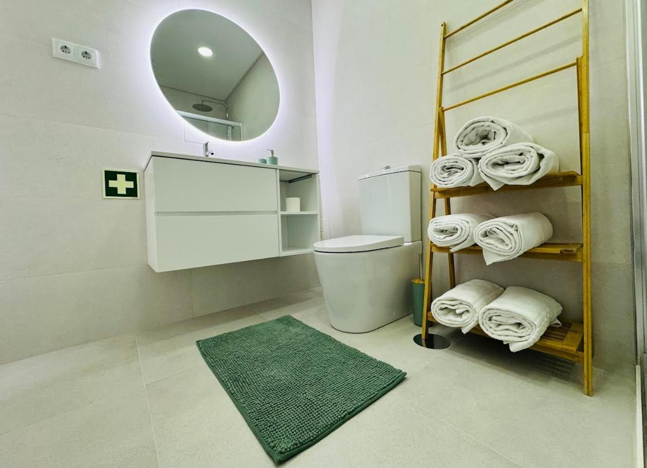 Central Tiled Apartment 阿威罗 外观 照片